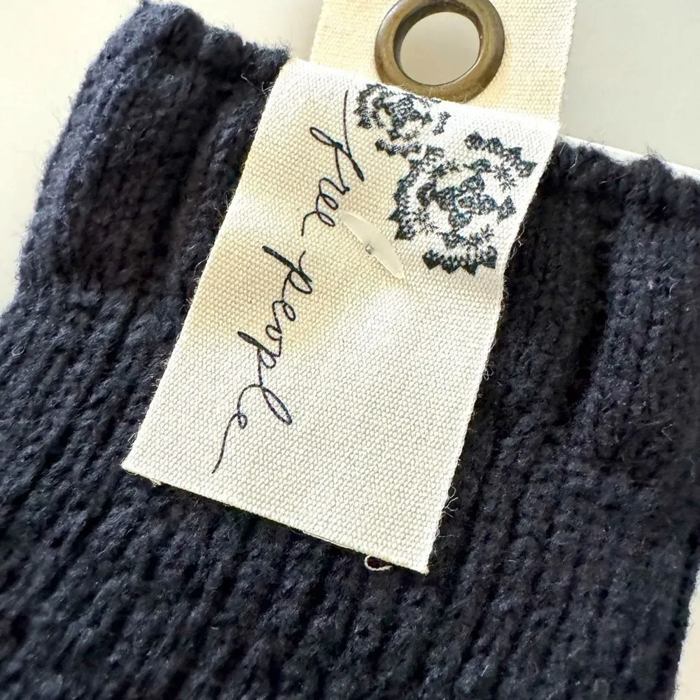 NEW WITH TAG Free People Chunky Socks BLACK